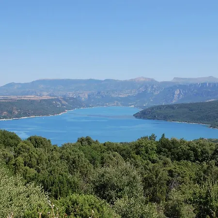 Holiday Lei Roucas * Esparron-de-Verdon