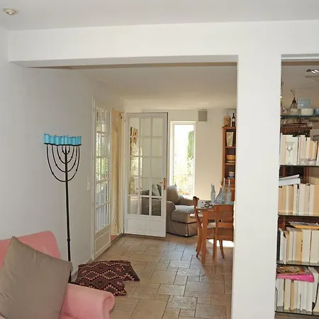 Holiday Lei Roucas Villa